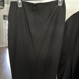 Theory, Size 4, Pencil Skirt worn on the set of Good Girls